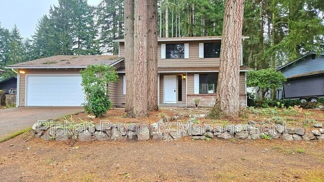 Building Photo - 5401 Pineridge Dr NE