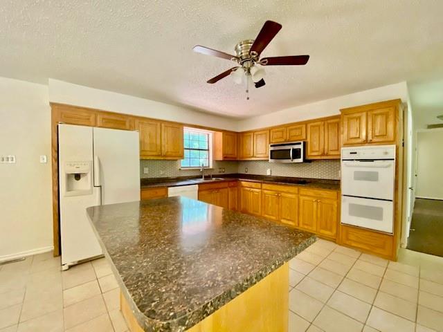 Building Photo - 2125 Forest Oaks Dr