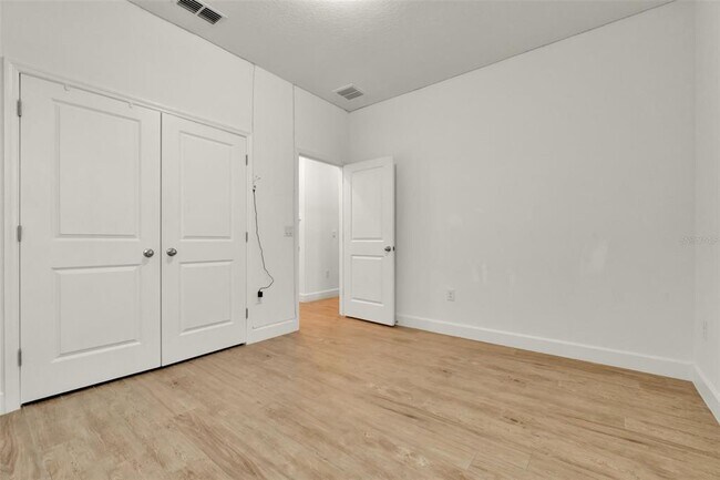 Building Photo - 437 Cinnamon Dr
