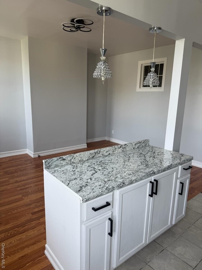 Building Photo - 166A Schaefer St