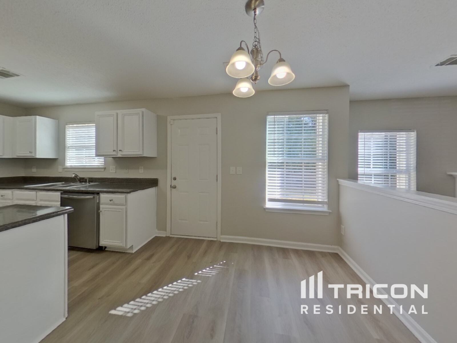 Building Photo - 2880 Chilhowee Dr