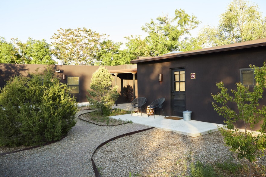 Building Photo - 2861 Agua Fria St