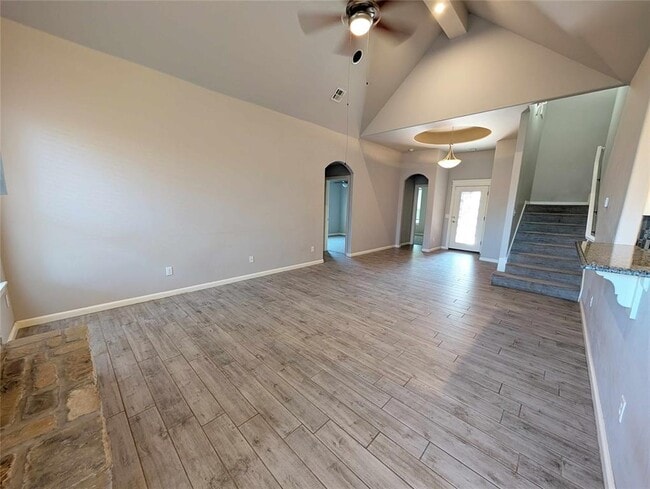 Building Photo - 2349 Santa Monica St