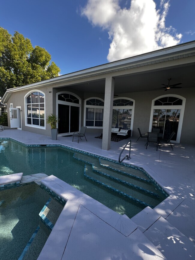 Building Photo - 14120 Reflection Lakes Dr