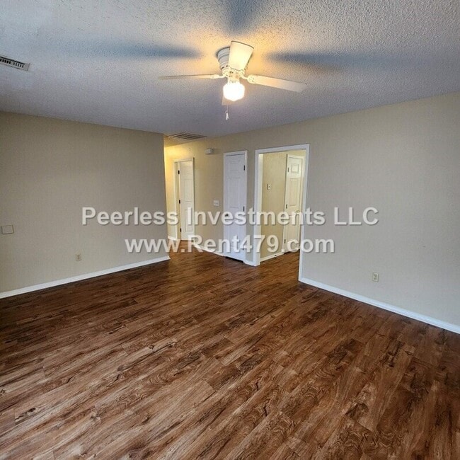 Building Photo - 505 4th Ave SW