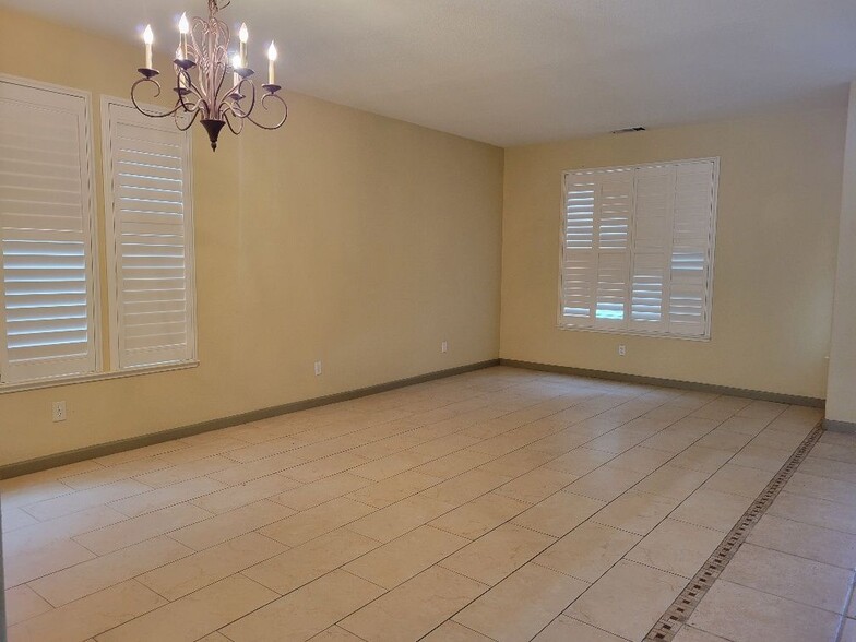 Building Photo - 1663 Eucalyptus Ct
