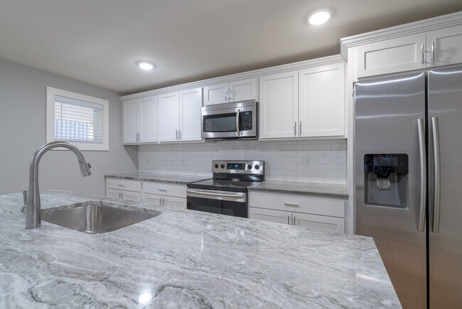 Building Photo - 610 4th St NW