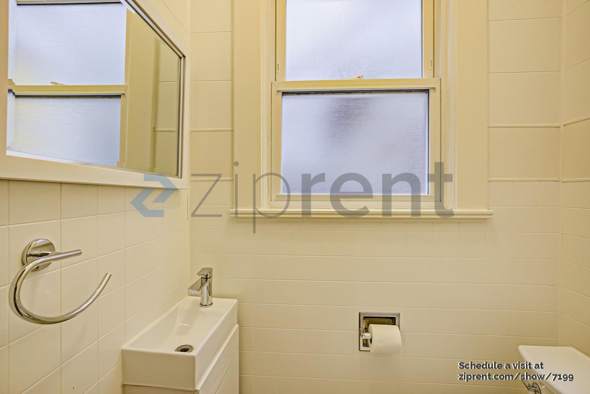 Building Photo - Unit