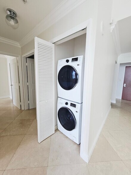 Building Photo - 31 SE 5th St