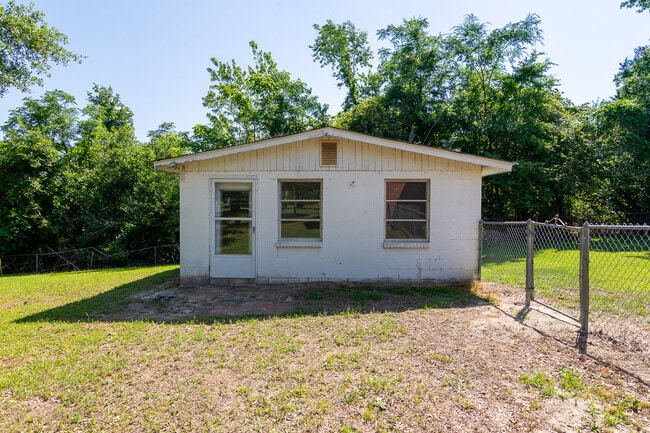 Building Photo - 406 Williams St