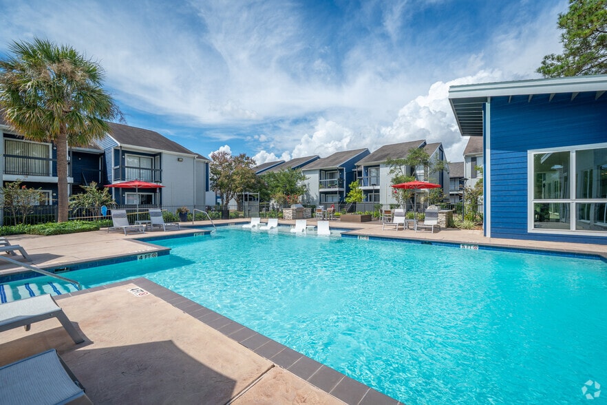 Primary Photo - Westborough Crossing