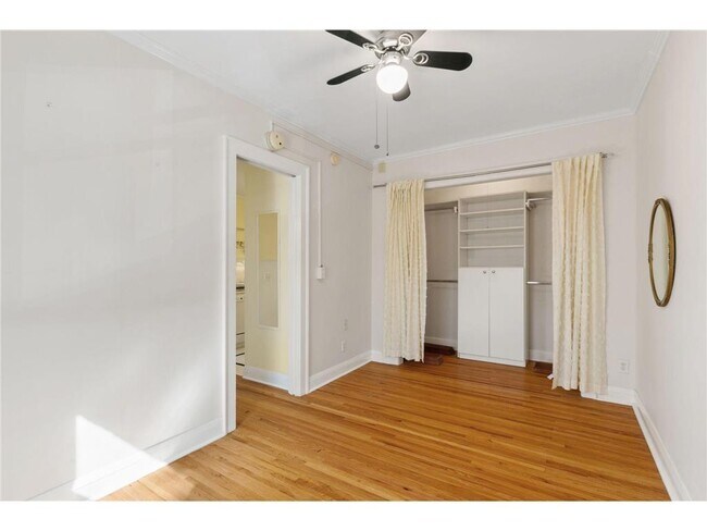 Building Photo - 2739 Girard Ave S