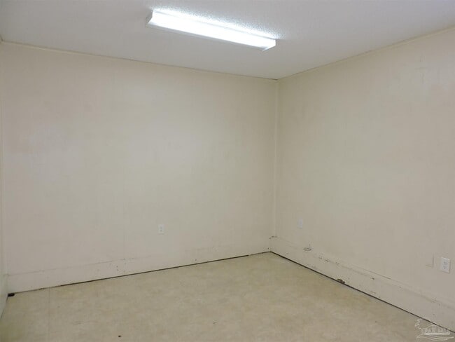 Building Photo - 4454 Bixby Cir