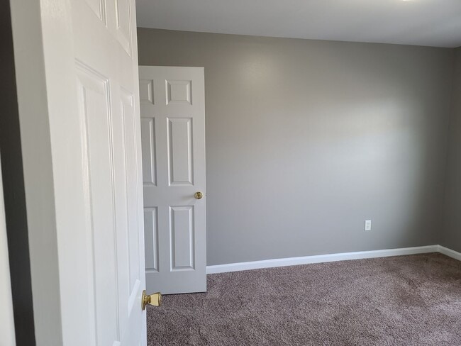 Building Photo - 3 Bedroom Townhome for Rent in Waynesboro