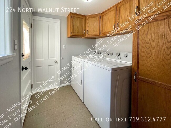 Building Photo - 224 N Walnut St