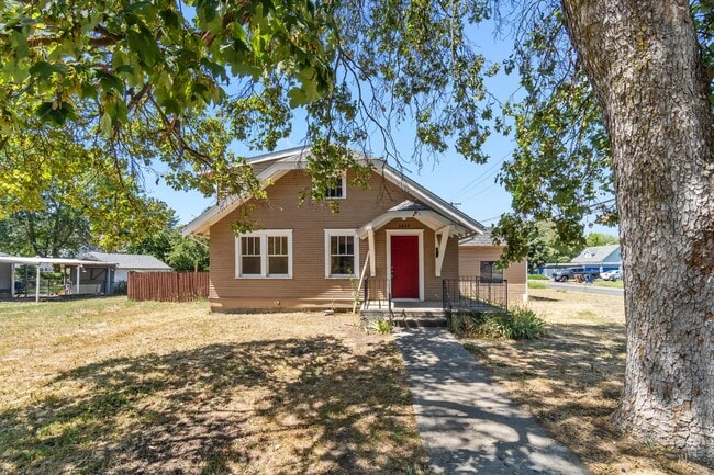 Building Photo - Single Family Home on Spokanes North Side!!