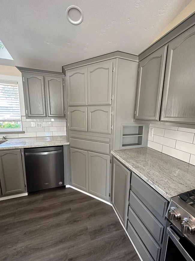 Building Photo - Modern Auburn Retreat—Fully Renovated 3BR ...
