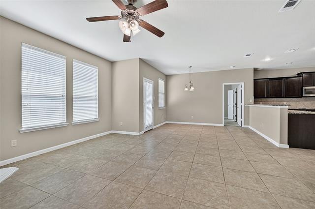 Building Photo - 405 Roger Graves Cir