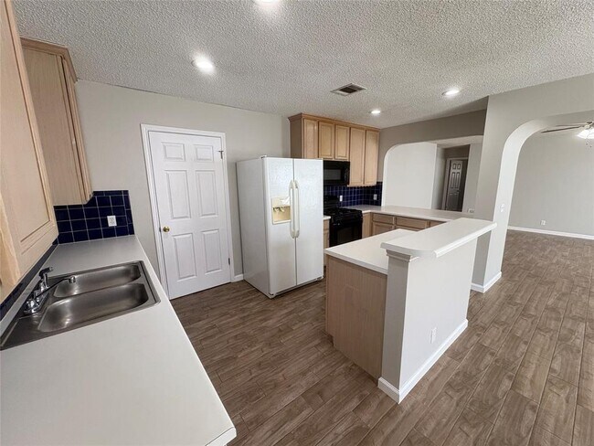 Building Photo - 9617 Copper Creek Dr
