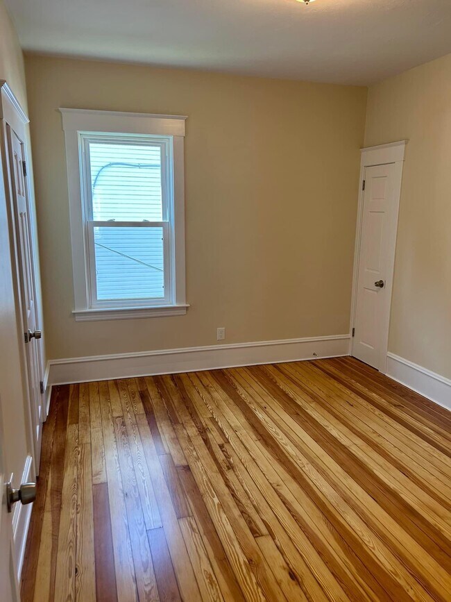 Building Photo - 119 Rockland St