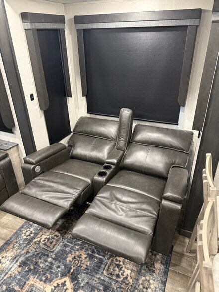 Building Photo - 6920 Riverland Dr