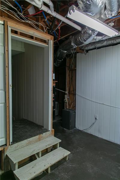 Building Photo - 1547 Delia Dr