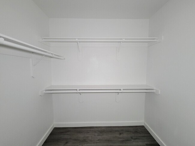 Building Photo - 8122 Sterlingshire St