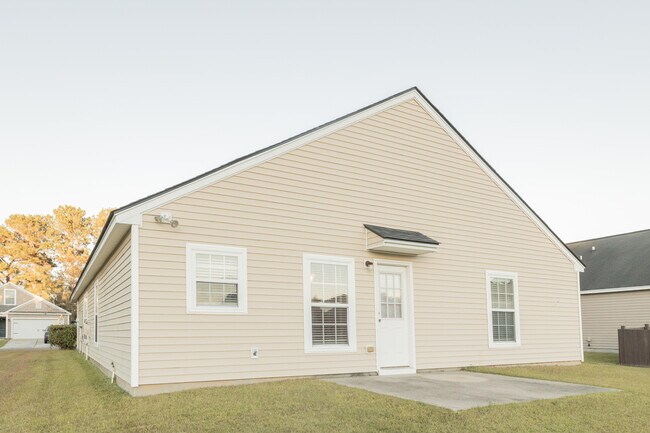 Building Photo - 1117 Deerberry Rd