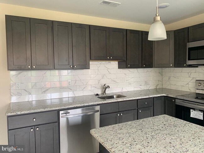 Building Photo - 1848 N 19th St