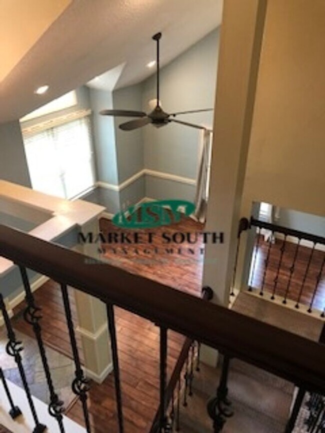 Building Photo - SOUTHBRIDGE BEAUTY- AVAILABLE NOW!