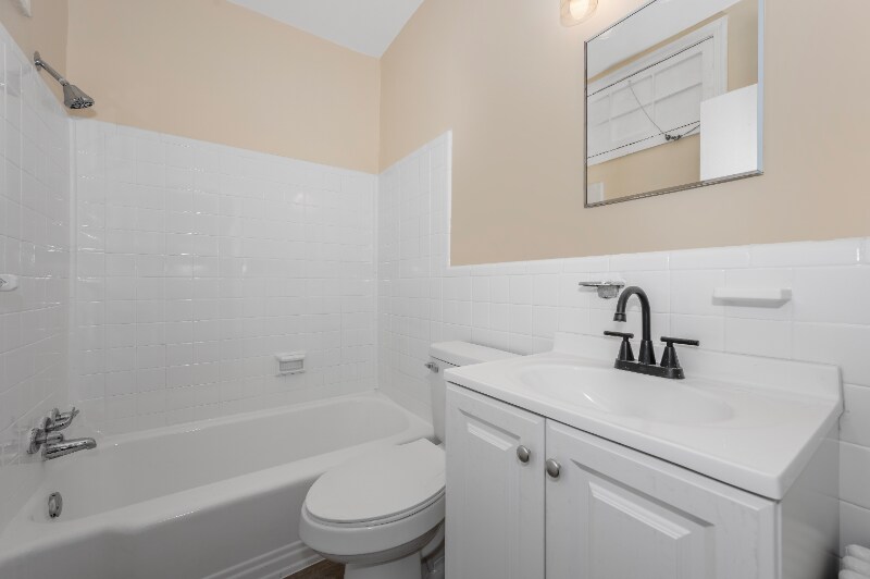 Building Photo - 1359 Bryant St NE