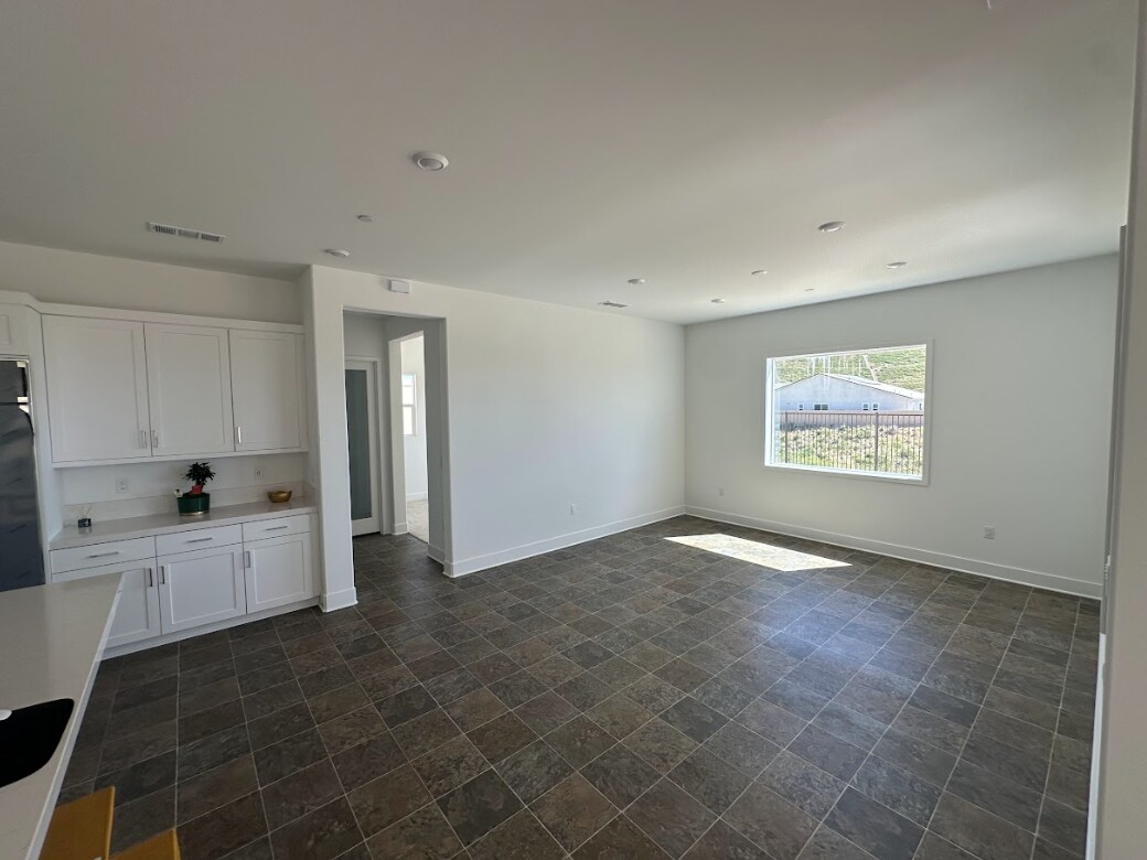 Building Photo - 24392 Calle La Roca