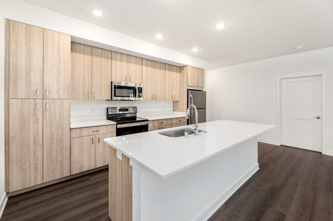 Building Photo - 1811 W Wysteria Ln