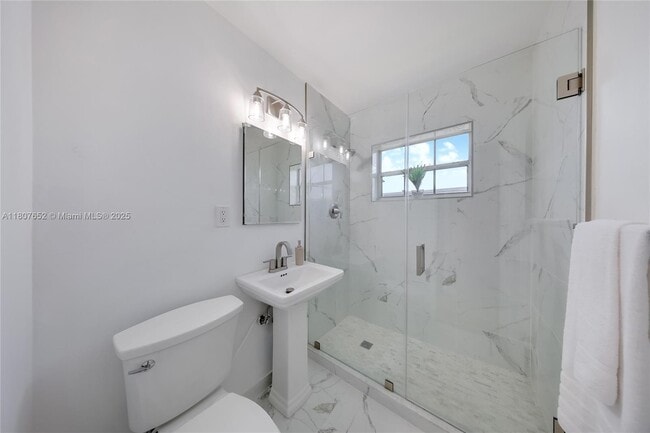 Building Photo - 13521 S Biscayne River Dr