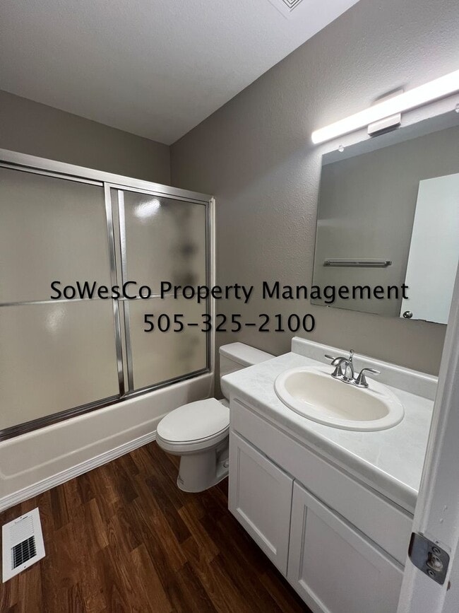 Building Photo - Beautifully Remodeled Condo (with seasonal pool upon availability)