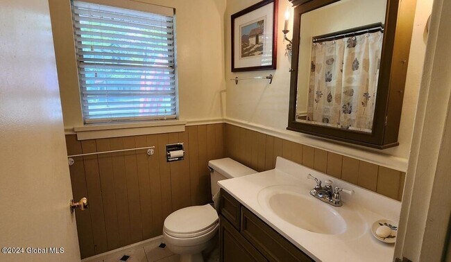 Building Photo - 535 Sand Creek Rd