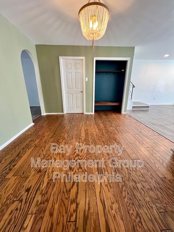 Building Photo - 1313 Delmont Ave