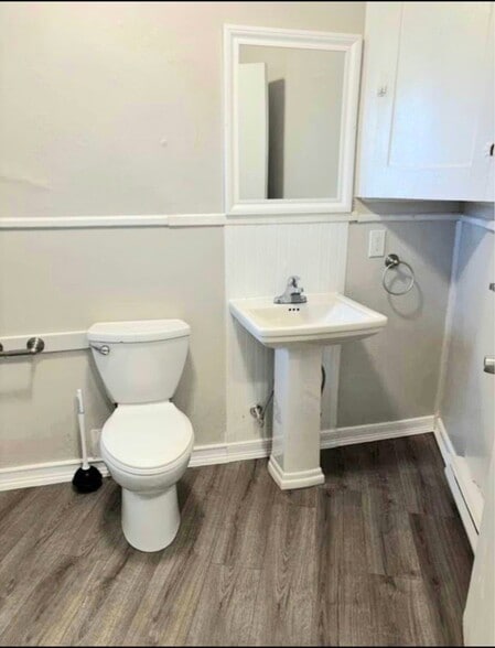 Building Photo - 598 Hyde Park Ave