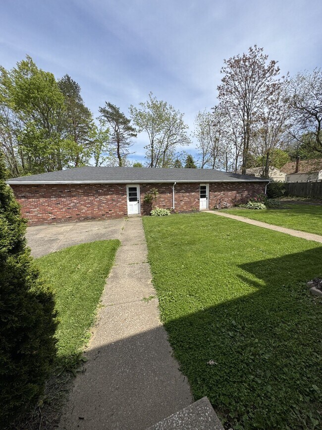 Building Photo - 3736 Woodford Ave NW