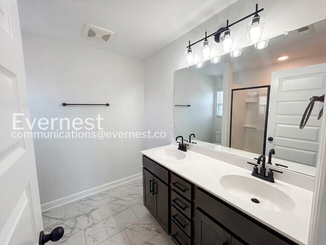Building Photo - Modern Living Awaits in Antioch with Garage/ 3 beds & 2.5 baths / Available now!