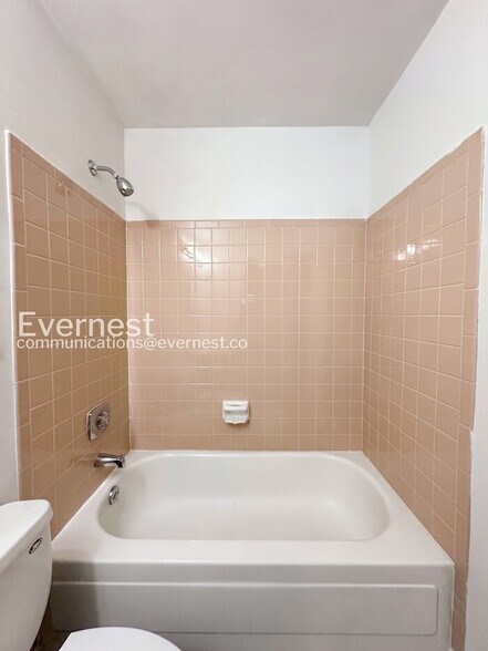 Building Photo - 5042 E 112th Pl