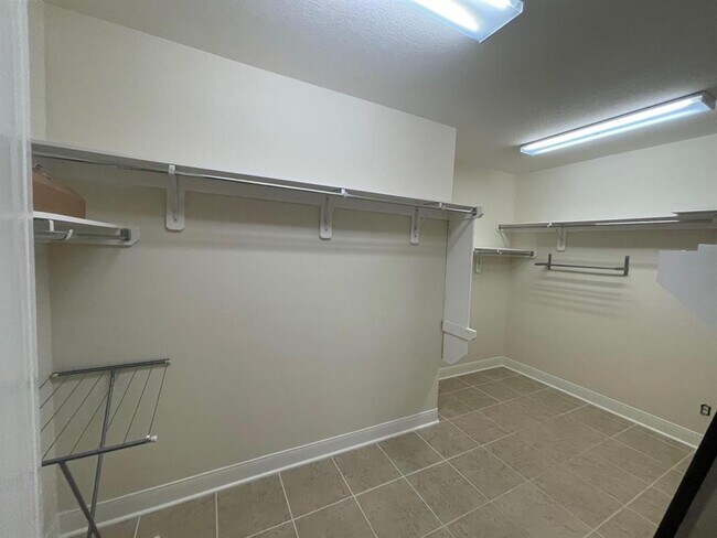 Building Photo - 3903 Birch Vale Ln