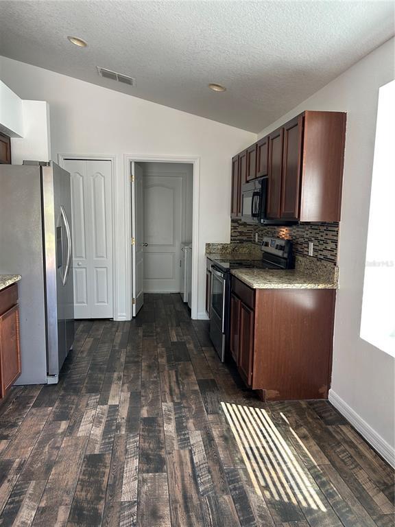 Building Photo - 2468 Brewerton Ln