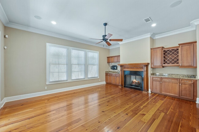 Building Photo - 1836 Ashley Hall Way