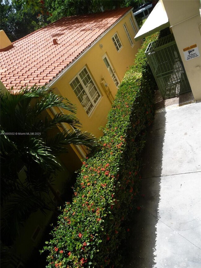Building Photo - 851 Meridian Ave