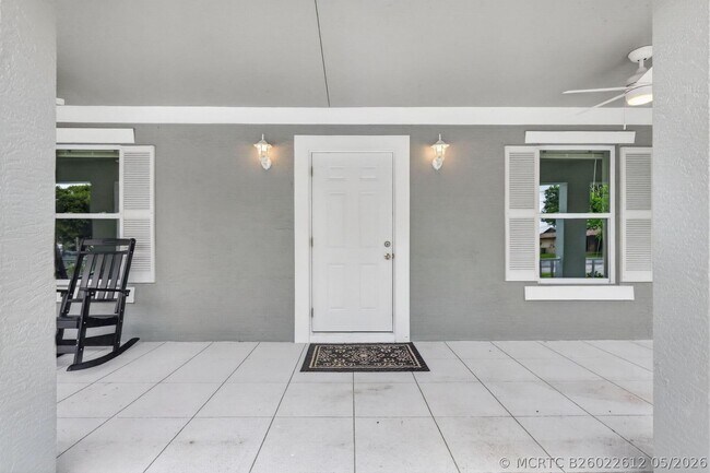 Building Photo - 2206 S 34th St