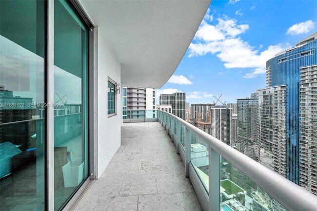 Building Photo - 900 Biscayne Blvd