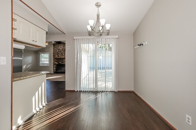 Building Photo - 8975 Cambridge Dr