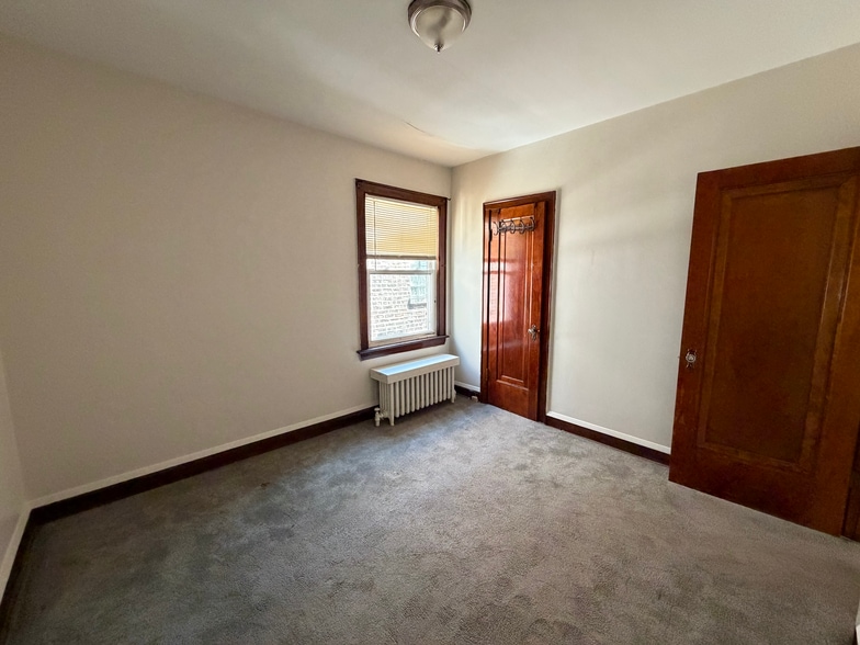 Building Photo - 1623 Oak Park Ave