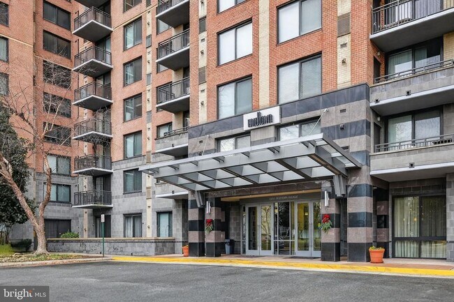 Building Photo - 2451 Midtown Ave